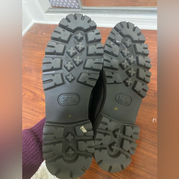 GH Bass Loafers - Picture 2 of 3